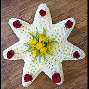 7 Point Star Mass White Yellow and Red Roses