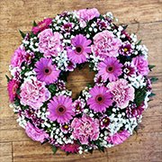 Classic Wreath Pink with Gyp