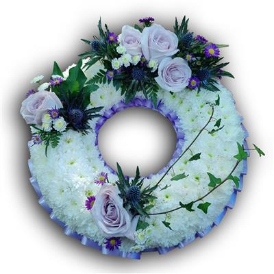 Traditional wreath, lilac